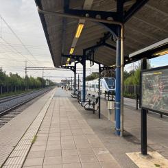 Häggviks station i sydlig riktning i augusti 2025. Foto: Stina Wickenberg