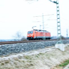 Backkameran levereras i september och kommer att testas och utvärderas under resten av 2024. Samtidigt pågår diskussioner om att implementera PMU:er (Performance Monitoring Units), särskilt för urspårningsdetektion och identifiering av hjulplattor. Foto: markus spiske/unsplash
