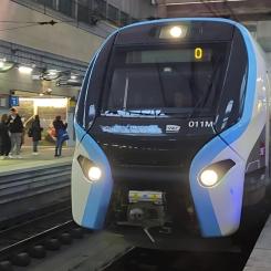 RER NG är ett "säkert tåg" med 54 informationsskärmar och 54 övervakningskameror enligt Alstom. Foto: Alstom
