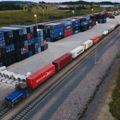 Samarbete drar nytta av järnvägens kapacitet tillsammans med åkeriets flexibilitet och precision. Foto: Jula