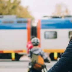 Trafikverket byter ut räls och slipers mellan Flen och Sparreholm. Foto: Trafikverket