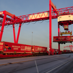 Rikskombiterminalen är en av Sveriges största fullserviceterminaler. Foto: Train Alliance