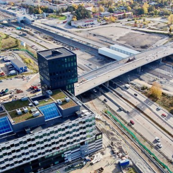 Drönarbild över Veddestabron i oktober 2021. Foto: Järfälla kommun