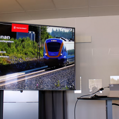 Urban Eriksson, Trafikverket, informerade och svarade på kommunstyrelsens frågor. Foto: Ann-Sofie Boman