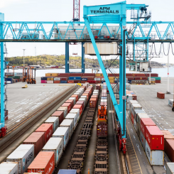 Nu får företagen i Umeå en direktlänk till världsmarknaden via APM Terminals Gothenburg. Foto: APM Terminals