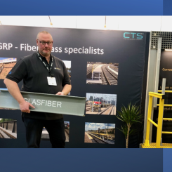 Michael Nord, vd och grundare av Decksafe Scandinavia presenterade företagets glasfiberprodukter på Elmia Nordic Rail.