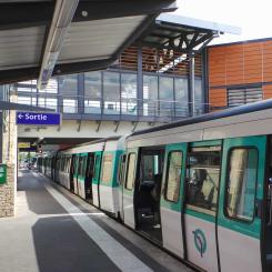 Systemet arbetar i tunnelbanan på automatiseringsnivå GoA2, vilket innebär att tågen körs automatiskt men fortfarande har förare ombord. I avtalet ingår också ett radiosystem som möjliggör dataöverföring mellan tåget och infrastrukturen. Foto: Alstom