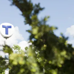 På uppdrag av Region Stockholms förvaltning för utbyggd tunnelbana och ska Svevia utföra markarbeten på den nya tunnelbanesträckan mellan Barkarby och Akalla. Foto: Johnér