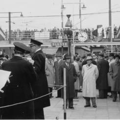 Invigning av tunnelbanan Slussen - Hökarängen 1 oktober år 1950. Foto: Spårvägsmuseet