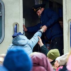 Europeiska investeringsbanken (EIB), Europeiska unionens bank, och det statliga ukrainska järnvägsbolaget Ukrzaliznytsia har undertecknat ett avtal om EU-stöd värt 6,7 miljoner euro i Kiev. Foto: Ukrzaliznytsia