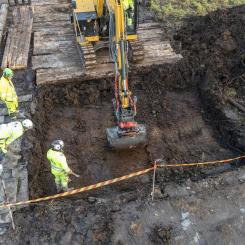 I samband med Ostlänkens anläggningsarbeten har det gjorts arkeologiska underökningar i Logsjömossen i Järna. Foto: Arkeologerna vid Statens historiska museer