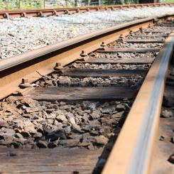 Vossloh redovisar en lägre halvårsvinst och högre skulder. Foto: bales photography /unsplash