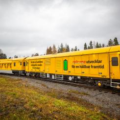 Underhållsmaskinen MPV kan nu avropas av Trafikverket. Foto: Railcare