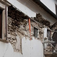 Optiska fibernät längs det spanska järnvägnätet används för att samla in data om jordbävningar. Arkivbild