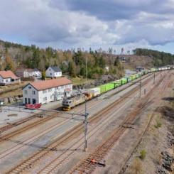 Infranord ska bygga  en helt ny 15 mil lång kontaktledning med AT-transformationssystem på Sörlandsbanan. Foto: Bane NOR